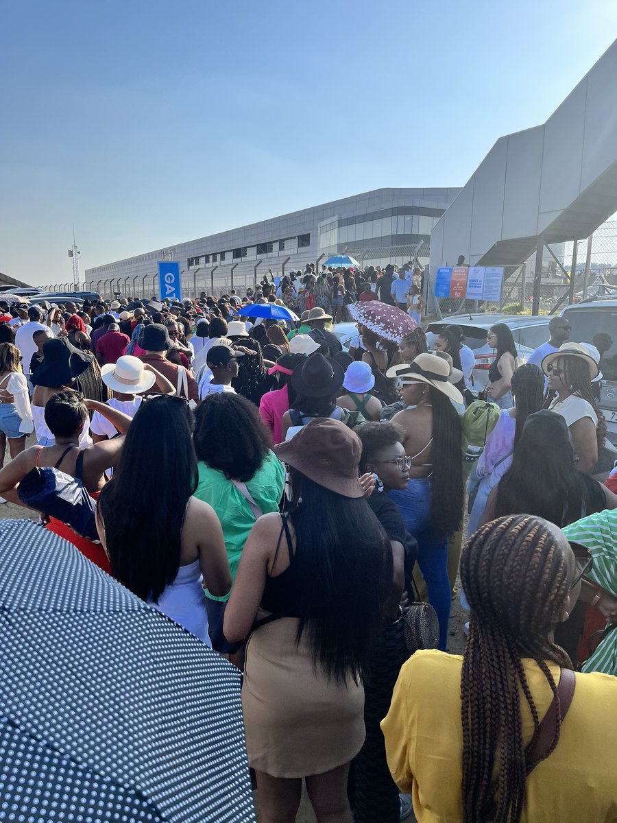 kuhles's tweet photo. Poor organisation  #DStvDeliciousFestival2022 https://t.co/wt1EpOiTn3