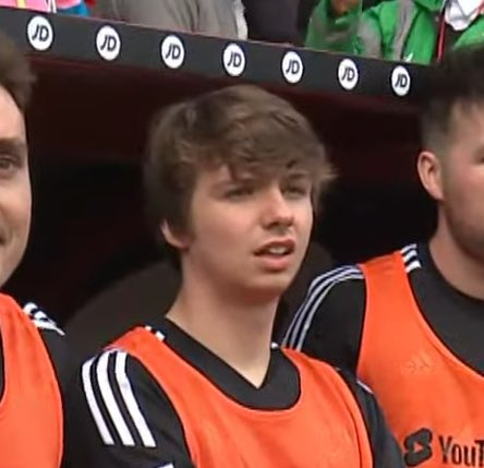 phiamaria's tweet photo. me when the sidemen are losing at half https://t.co/t4yMEpJESK