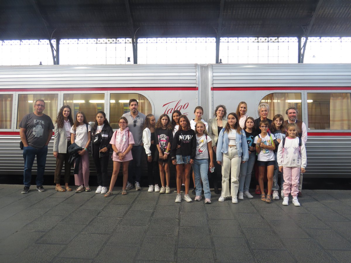 M_Ferrocarril's tweet photo. 🛤️Ángeles Táuler (subdirectora de Estrategia, Innovación y Formación de @ffe_es), ha presentado el proyecto #conCienciadeTren a las chicas del programa educativo STEM #GirlsCreateTech que organiza @creatica_ong con el apoyo de @FUNDACIONTALGO
📍Proyecto https://t.co/NlcnFdIceh https://t.co/DWSmmqgkPe