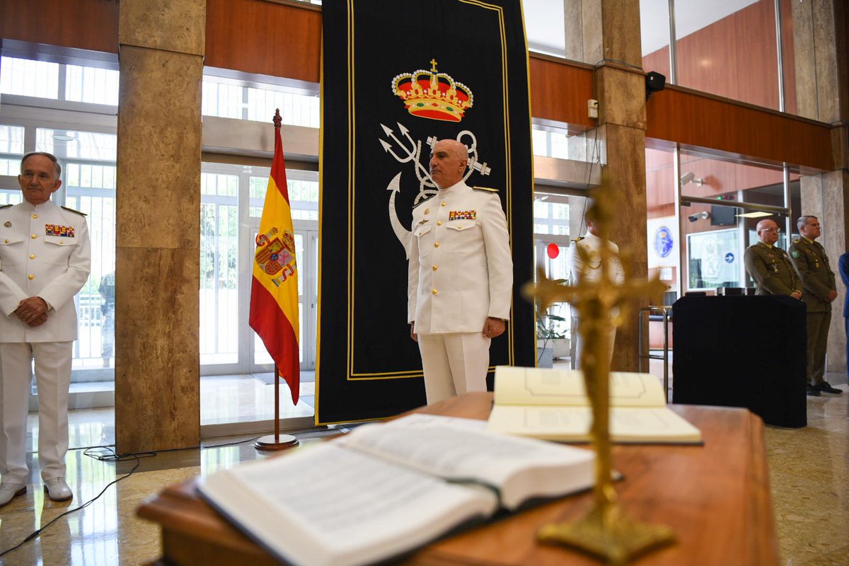 CapitanInvictus🇪🇸🇺🇦 on Twitter "RT Armada_esp En la mañana de ayer, el Vicealmirante D