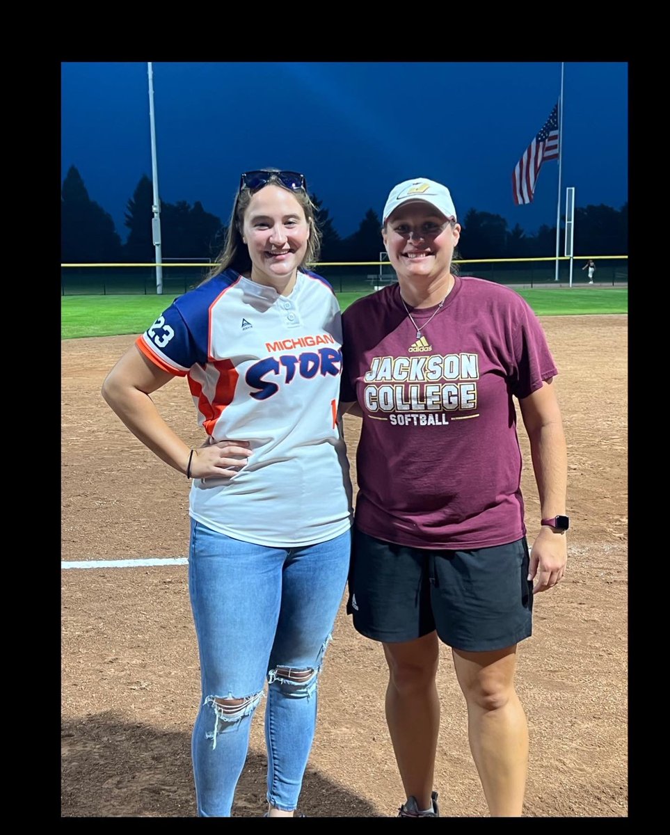 bobbio_14's tweet photo. I am beyond blessed to an ounce that I have verbally committed to play college softball and peruse my academic career at Jackson College. I am so thankful for this opportunity and I would like to thank my family, friends, coaches, teammates, and teachers for the support. GO JETS https://t.co/gjPXTTp6ZP
