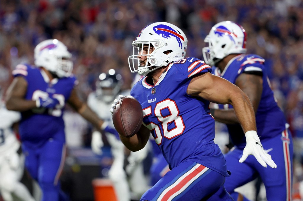 PointSpreadsMag's tweet photo. The Bills vs Dolphins betting odds predict a high-scoring affair as the AFC East's two juggernauts, Buffalo and Miami meet. Who wins?
#BillsVsDolphins #NFL #BettingGuide #PointSpreads
https://t.co/xdsb6Fi076 https://t.co/nGvlLf77F0