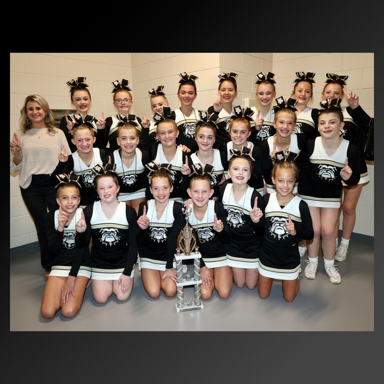 MCMS_Bulldogs's tweet photo. Big CONGRATULATIONS to our middle school comp team for their FIRST PLACE win today at their very first competition!!  We are so proud!! https://t.co/iO8v1COHLo