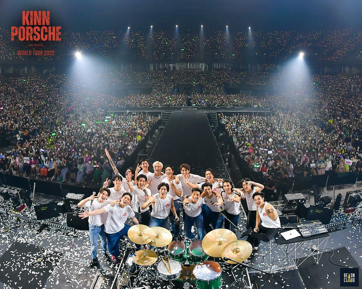 Se imaginan algo así en Chile, lleno de mafiosxs? 🤩❤️❤️❤️

#KinnPorscheTourChile 

<a href="/beoncloud_th/">BeOnCloud</a> 
<a href="/LiveNationLatam/">Live Nation Latin America</a>
<a href="/Acaninshi/">Academia Ninshi</a> 
<a href="/Redeyesconcerts/">RedEyes Concerts</a> 
<a href="/WMais_/">W+ Entertainment</a>