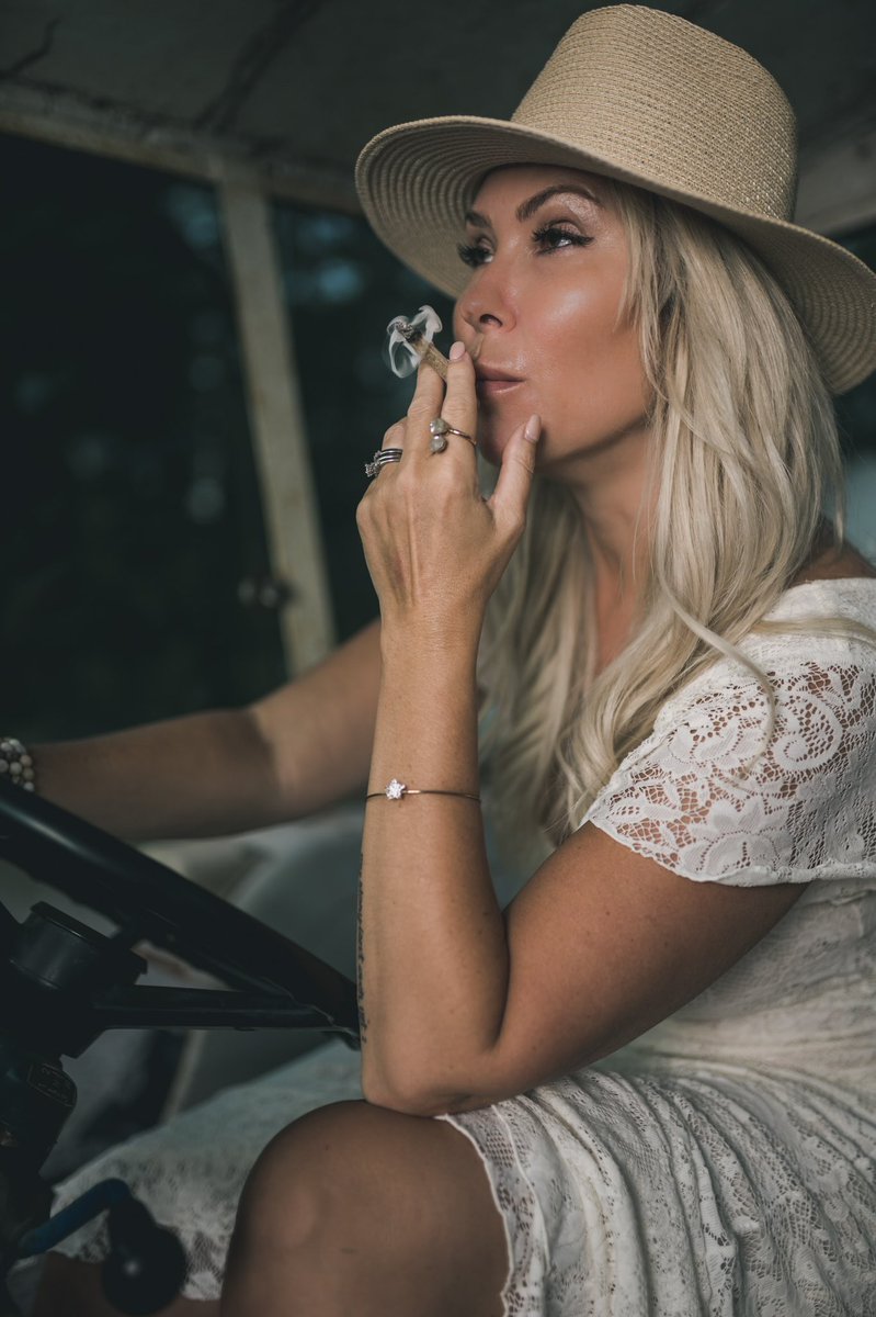 Tell your friends to pull 
up 🚜

The Green room #podcast will be LIVE from <a href="/StationHouseCa/">Station House Cannabis</a> 
in St Thomas 
Sept 29 noon- 6 
Celebrating their 1 year farm gate anniversary… 

And YOU are invited 🚜

Cannabis.wiki