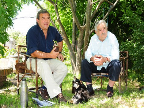 urraburu's tweet photo. Lo de #Vidalin y el #MPP
https://t.co/uEM0b6h2Pq
es un episodio más de una vieja relación amistosa entre algunos blancos y los tupamaros.
Larrañaga, el asado indecente... podría ir mucho más atrás pero no hay espacio ni tendría sentido.
#loMismo
#MasDeLoMismo
#MasyMejorDeLoMismo https://t.co/e9jOp9XIlt