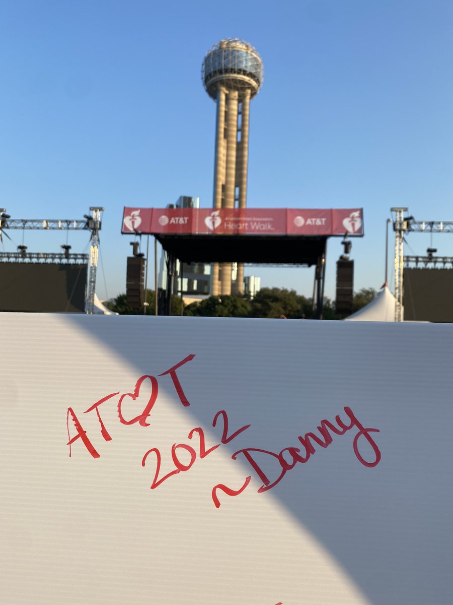 Dannyboy0817's tweet image. All 💜 on this beautiful Dallas morning! Enjoyed spending time with these big hearted leaders! #LifeAtATT #HeartAndSole #ByeByeBeard #EastMeetsWest #PhotoBombed @JenVanBus @_Shelley_G @Deanna_APR @ERBizSales @HardmonWilliams @TheStevenEiger