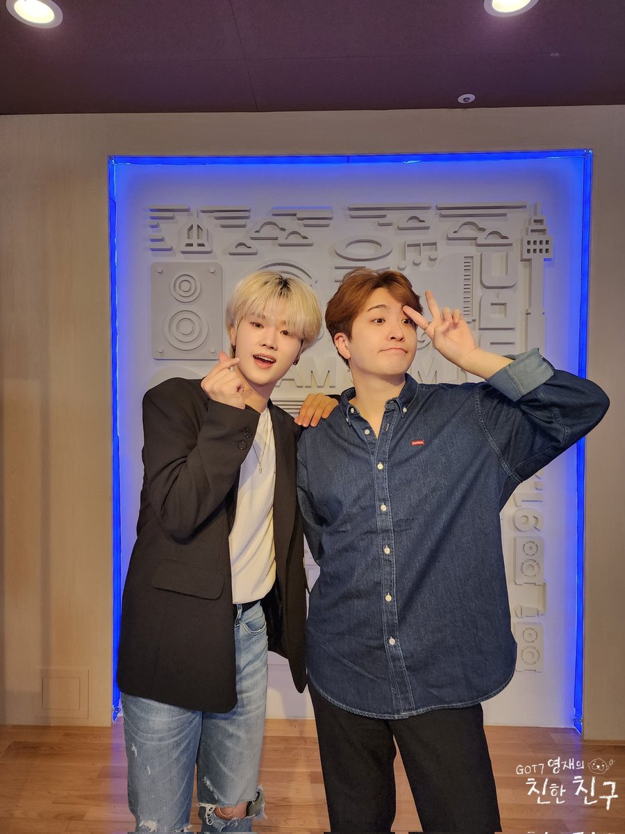 mbcbf_ever's tweet photo. 🦦친친 꿀팁나나나🦦

말을 놓았지만 놓지 않았듯이🥲
마지막이지만 마지막이 아닌 것처럼 다시 만나요👋❤️

마지막까지 꽁냥꽁냥한 달디&amp;정수,
👾정수ver 너의모든순간 LIVE 복습은 여기서⤵️
🔗https://t.co/mF5EnH7AD8

#MBC #라디오 #GOT7영재의친한친구 #친친 #갓세븐 #영재 #엑스디너리히어로즈 https://t.co/QPse9mjXSL