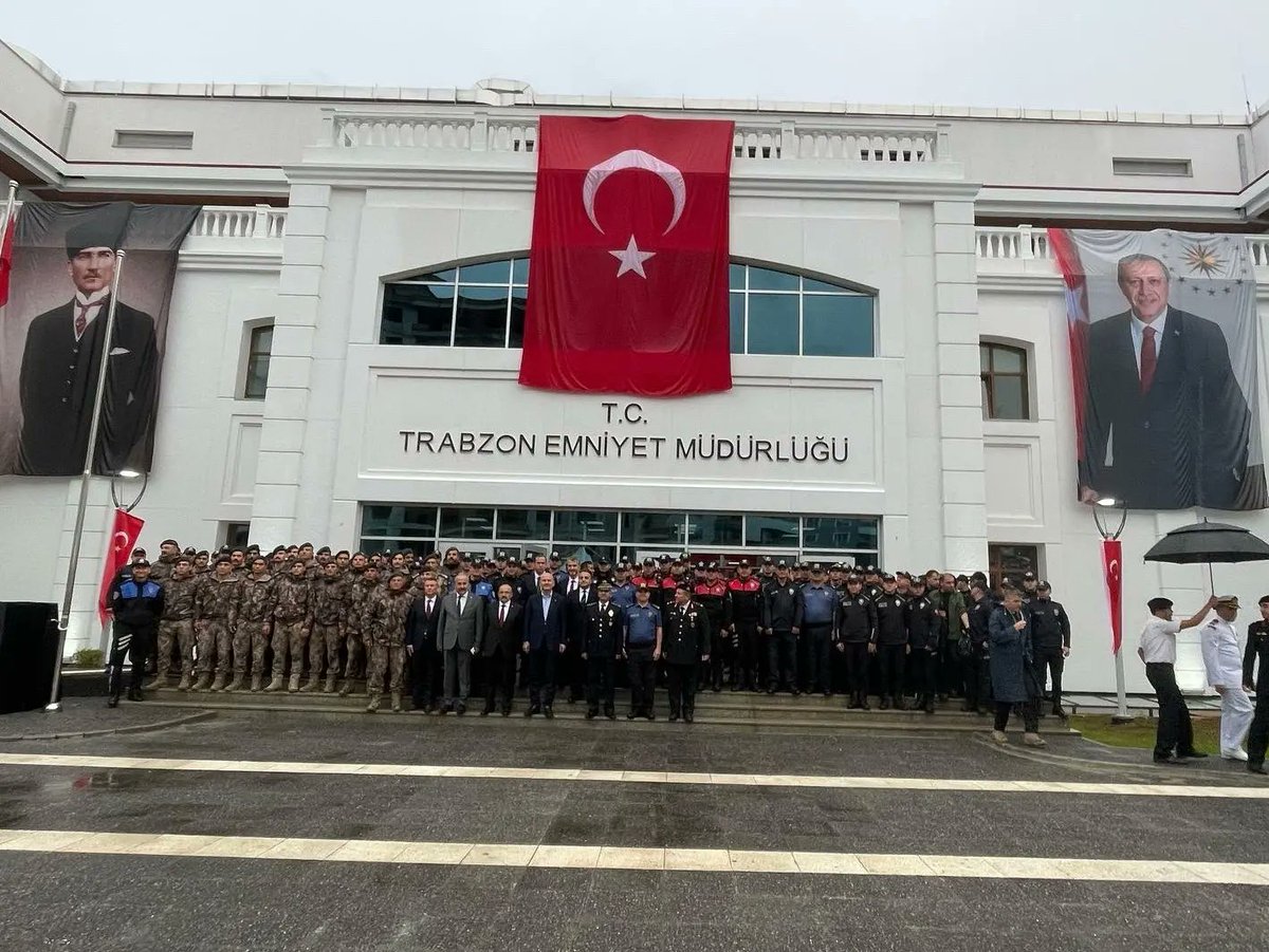 muhammetbalta61's tweet image. #Ortahisar / #Pelitli📍

Trabzon İl Emniyet Müdürlüğü için yapılan yeni hizmet binasında incelemelerde bulunduk..

Göz bebeğimiz olan Emniyet teşkilatımızın yeni hizmet binası hayırlı uğurlu olsun .