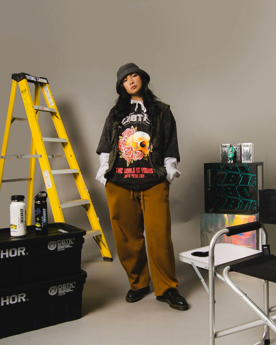 dbtkco's tweet photo. Jana Silao, stylist of DBTK since 2017, is wearing The World is Yours tee.
Available on September 25, 2022, EXCLUSIVE at DBTK Fest happening at The Elements, Eton Centris, QC.
More details at https://t.co/4dvRoWMJZR
#DBTKFEST
#DBTKX https://t.co/7xCw0fDSw5