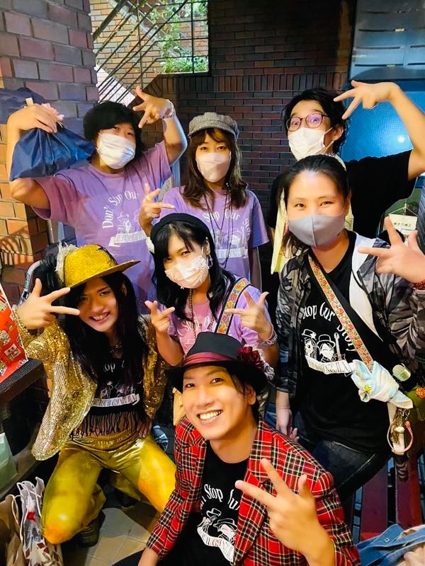 7878akiko's tweet image. 音楽仲間【魅惑シネマ】さんのワンマンライブにお邪魔してきました。気合い入りまくりでカッコよかったです。よいものを魅せていただきました🙏お疲れ様でした✨

@miwakucinema 
@jully_rockstar 
@minorun389 

#魅惑シネマ
#funkygoodtime