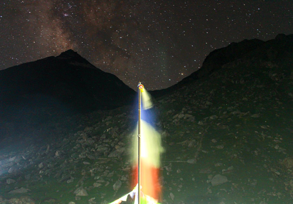 dhandlaik's tweet photo. Night sky at Koksar. 
.
#PhotoOfTheDay #photo #Nightsky #himachal #lahaul #Stars #Canon #Astrophotography #Saturday https://t.co/yT8qXzCd9x