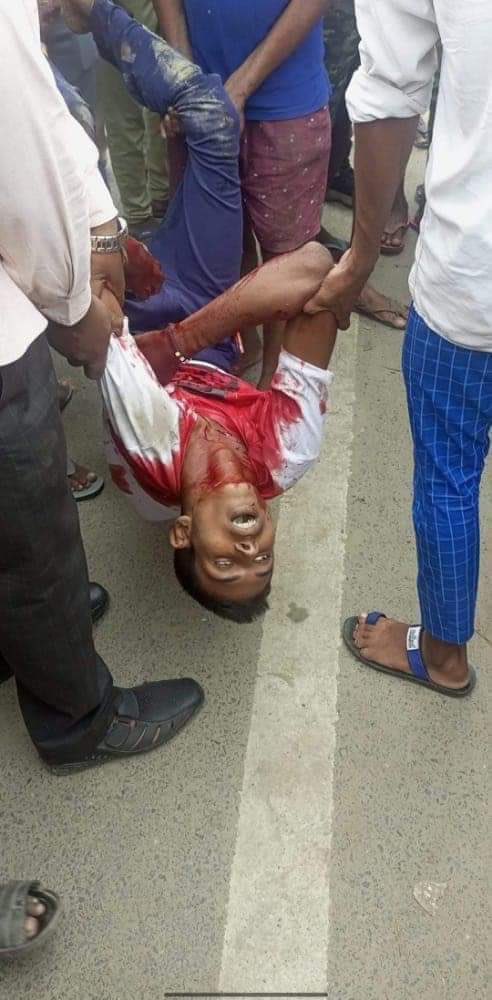 महज 15 साल का था बिहार का आदित्य तिवारी,भाई की तरह ही सैनिक बन करना चाहता था देश की सेवा,पर तैफ,साहिल और अरशद ने स्कूल में धारदार हथियारों से उतार दिया मौत के घाट,ये तीनों दरिंदे स्कूली बच्चियों को रोज छेड़ते थे,आदित्य ने हिम्मत जुटा कर किया था इनका विरोध !! #JusticeForAditya