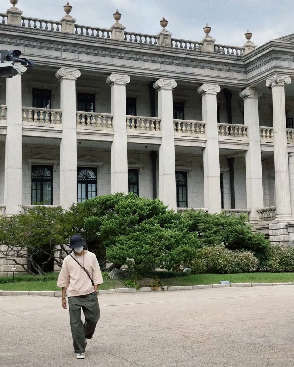 YDMM07HOBI's tweet image. NUEVO POST DE NAMJOON EN INSTAGRAM 1/2🐨💜📸