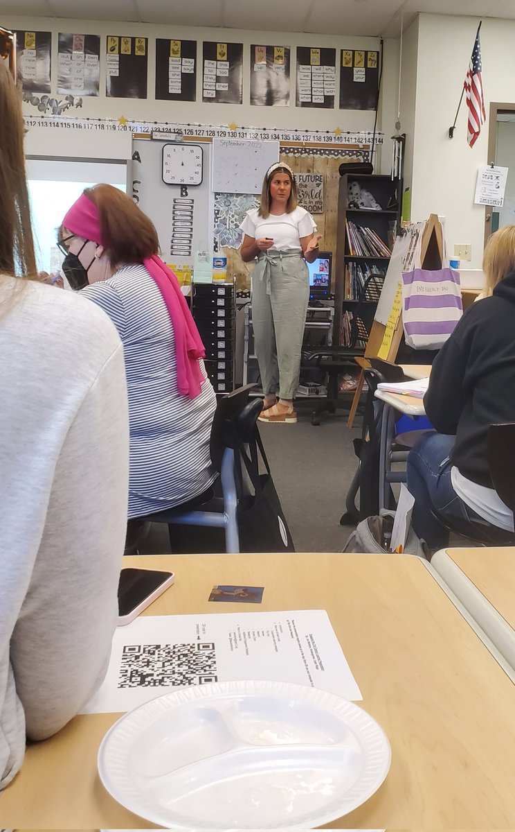 MrsHickcox5's tweet photo. Super excited to learn about technology in the classroom from @MissJenMcIntyre! #CREateleaders #cpsbest #MMLLA https://t.co/8TNaY1zfhT