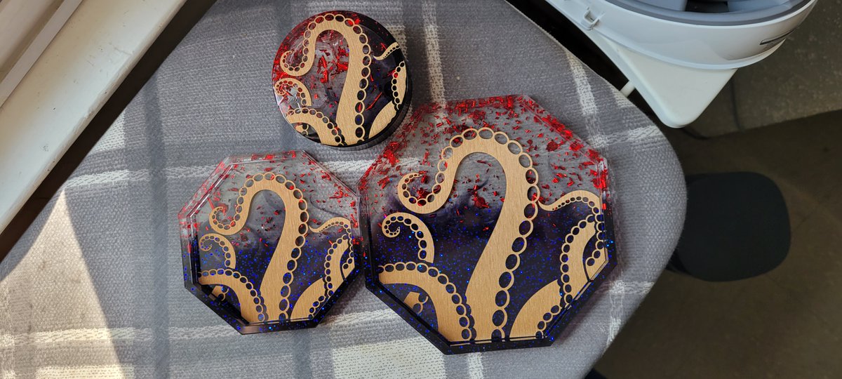 From_Feywild's tweet photo. Finished pre-orders from the #indiegogo campaign I ran earlier in the year! You can check out the whole gallery on our Facebook page.
#ResinCrafting #DiceAccessories #DnD #TTPRG https://t.co/eiv0SznAMP
