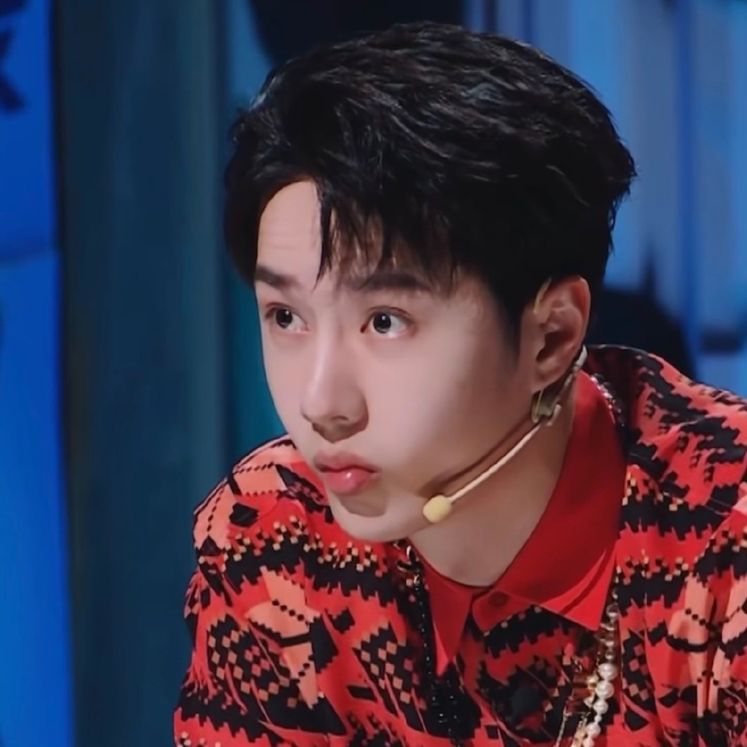 Bozhan2823's tweet photo. โอ้ยน่ารัก💚🦁
#wangyibo
#SCD5 https://t.co/tajDTpcpxi