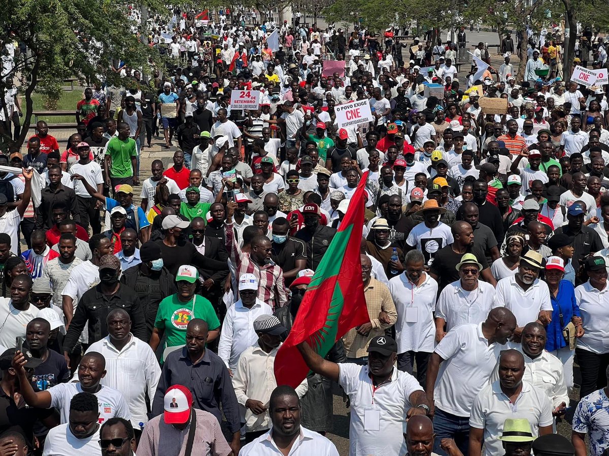 UNITA_OFICIAL's tweet photo. A Marcha da Liberdade liderada por Adalberto Costa Júnior hoje em Luanda! https://t.co/ExioJx93Xa