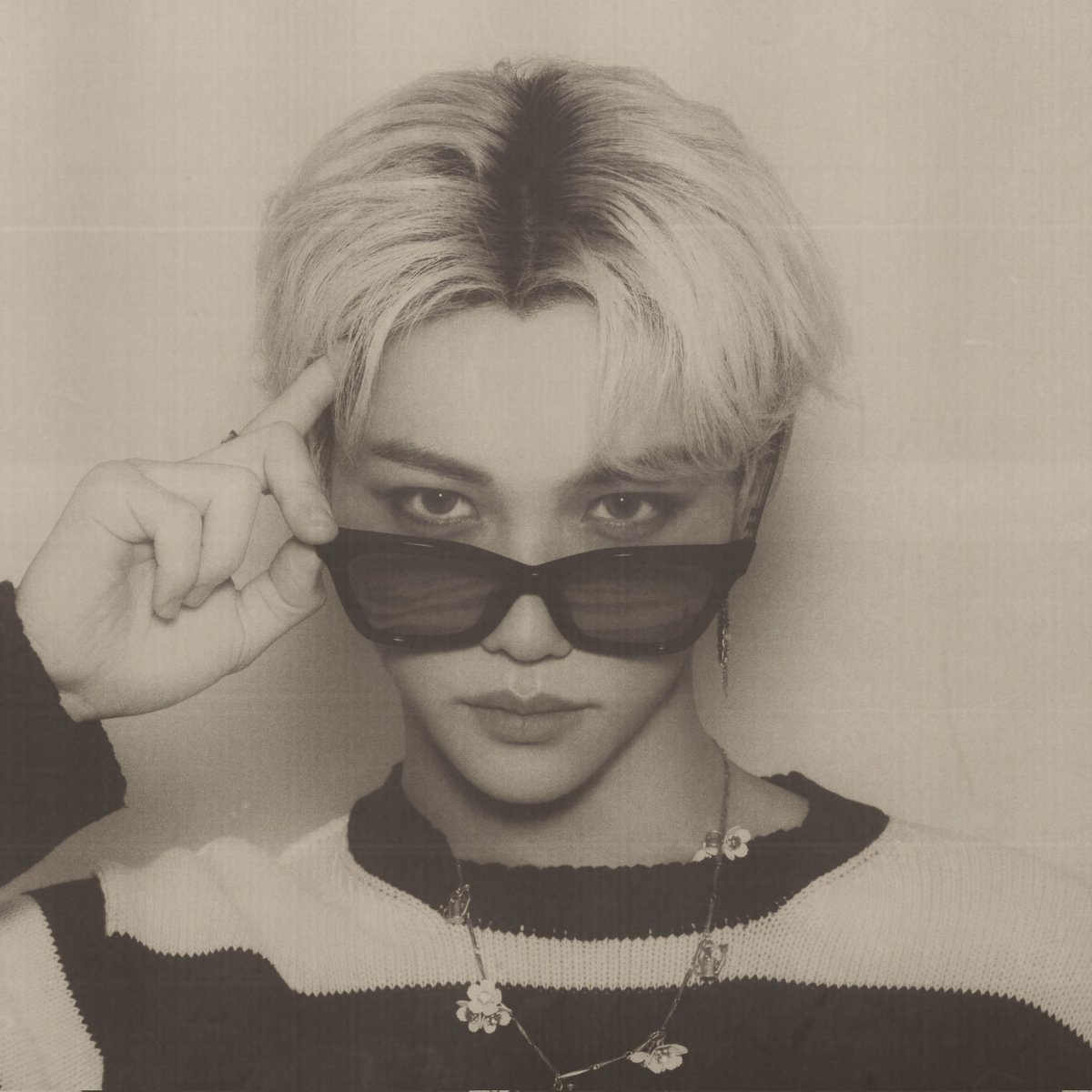 meoowlix's tweet photo. meu namorado lilico e eu entramos pra thread do photobook, amaram? 

#ssd #felix #straykids https://t.co/khAQzRoAG2