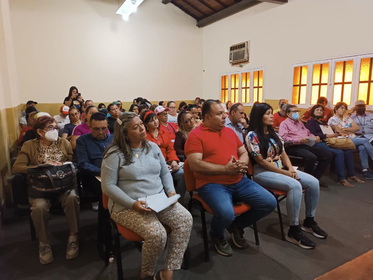 MovIntelGuarico's tweet photo. En el marco del Congreso Nueva Época Capitulo Guarico, el Mov. Intelectuales Estadal, desarrolló actividad de encuentro, en el Mcpio. Roscio, con el objeto de Organizar, Unir y Sumar, bajo los lineamientos del Pdte. @NicolasMaduro y el Gob. @josemvasquez.
#MundoMultipolar https://t.co/SkEYv3BDFz