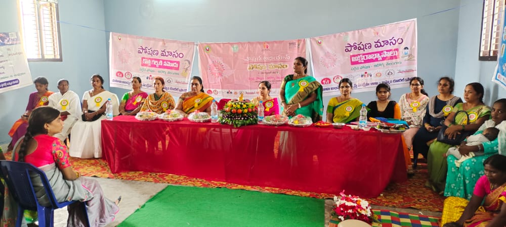 H_Bindu23's tweet photo. Khammam(R) project conducted #PoshanMaah2022 Celebrations. DWO smt.Sandhya Rani madam has attended the celebrations of CBEs,1000days awareness program and Poshan Mela.CDPO,
Local leaders,AWTs,Beneficiaries and ICDS staff were participated.@Collector_KMM @MinistryWCD @MinistryWCD https://t.co/bXYtaC4tQn