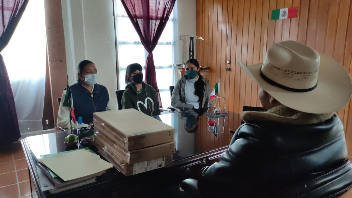 Esta mañana el Presidente Municipal <a href="/LuisECadenaG/">Luis Enrique Cadena García</a> realizó la entrega de equipos de cómputo a estudiantes como parte de las acciones del #FOREM.

La eduación es un pilar fundamental para el desarrollo municipal.