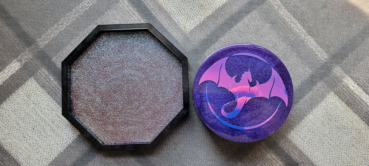 From_Feywild's tweet photo. Finished pre-orders from the #indiegogo campaign I ran earlier in the year! You can check out the whole gallery on our Facebook page.
#ResinCrafting #DiceAccessories #DnD #TTPRG https://t.co/eiv0SznAMP