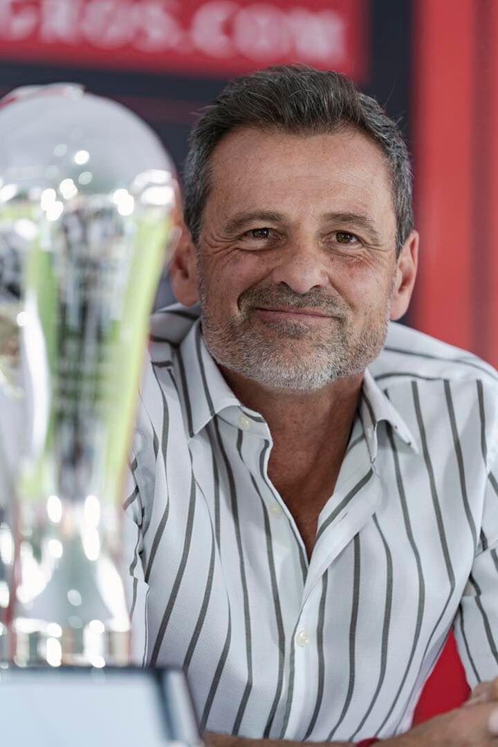 HectorCosio's tweet photo. Eternamente agradecido, cumpliste, nos llevaste a algo que ningún soñó, vuela alto profe, me declaro 1,000%cocainomano @Diegococca1 https://t.co/UQVkfLiUkt