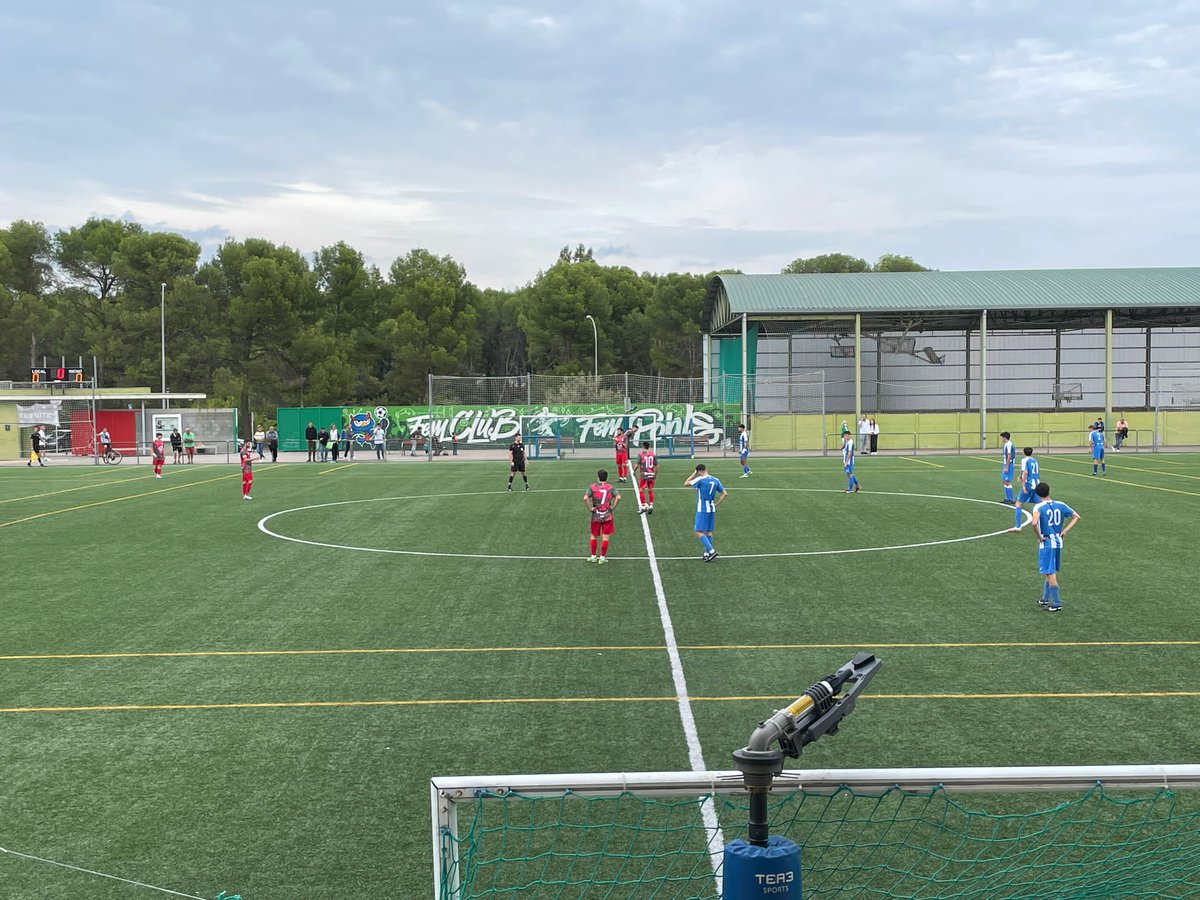 asfc21's tweet photo. Continuem la tarda amb doble ració,desde el Municipal de la Ametlla del Vallès partit de #2catA el @cfametlla1924 rep la visita del @CFLloreda i desde el Municipal Can Casablanques el @FCSantQuirze rep la visita del @udtaradell dirigit per @RogerEscarra #seguimfentcami https://t.co/LcYhAyaZH6