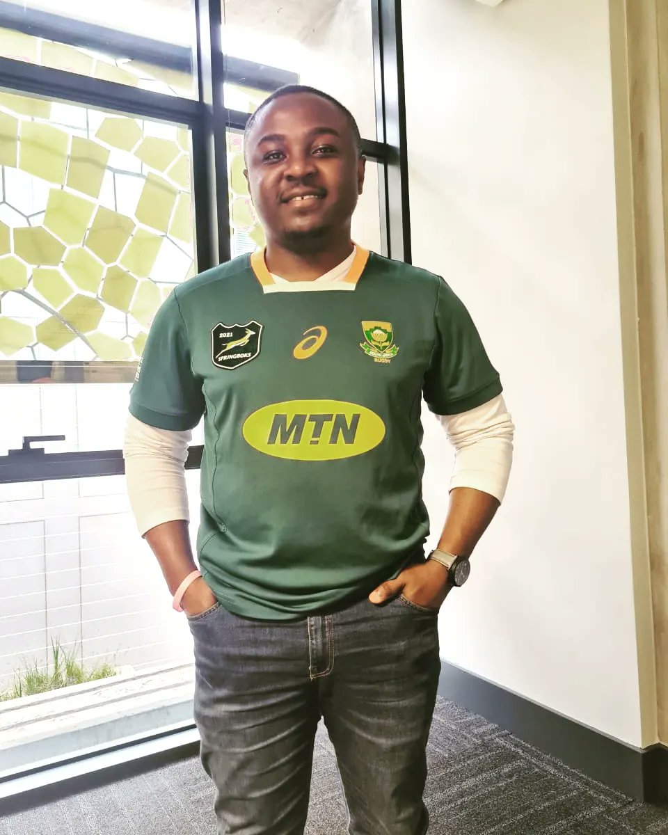 simthesisss's tweet photo. I'll take a good old fashioned 10+ points @Springboks win. Final home game for the year. Leave it all out there boys 👌🏽🤘🏽🍾✌🏽🇿🇦🤝🏽
#Springboks
#RugbyChampionship
#heritageday2022
#BRAAISTANDTOGETHER
#SpringbokSaturday
#SSRugby
#RSAvARG https://t.co/03Qvyel5t0