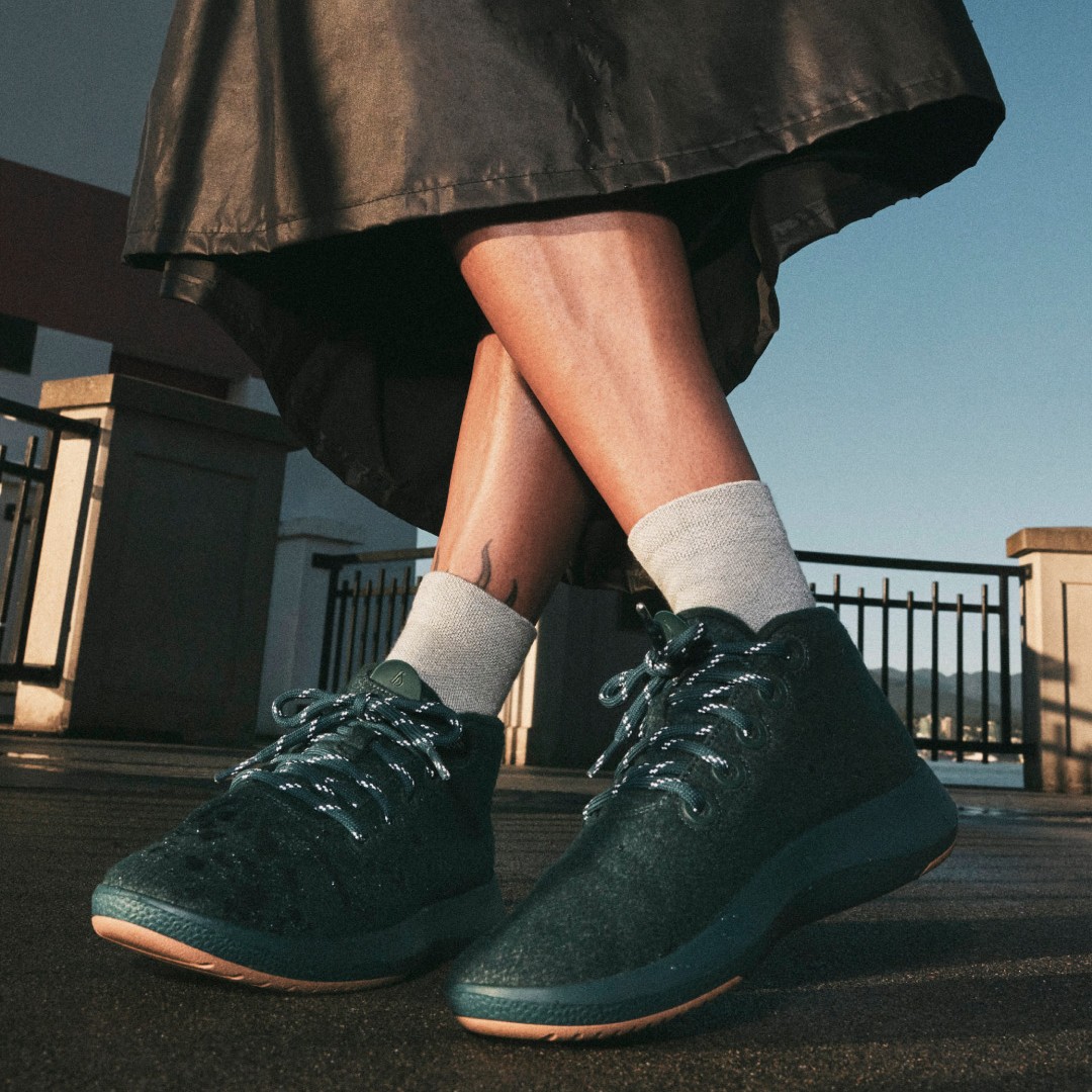 It’s like we always say, dress for the puddles you’re going to walk through. Lace up the Wool Runner Up Mizzles and puddle on, friends. Shop the Wool Runner Up Mizzles: bit.ly/3UMtcLJ