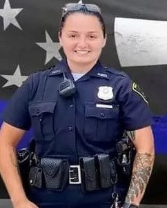 Rest In Peace PO Seara Burton of Richmond PD who died on 9/18/22 after being shot on 8/10/22 on a traffic stop. She was a 4 year veteran & survived by her fiancé who she was due to marry 9 days after she was shot. Please retweet to honor her #BlueLivesMatter #StopKillingUs 💙🖤