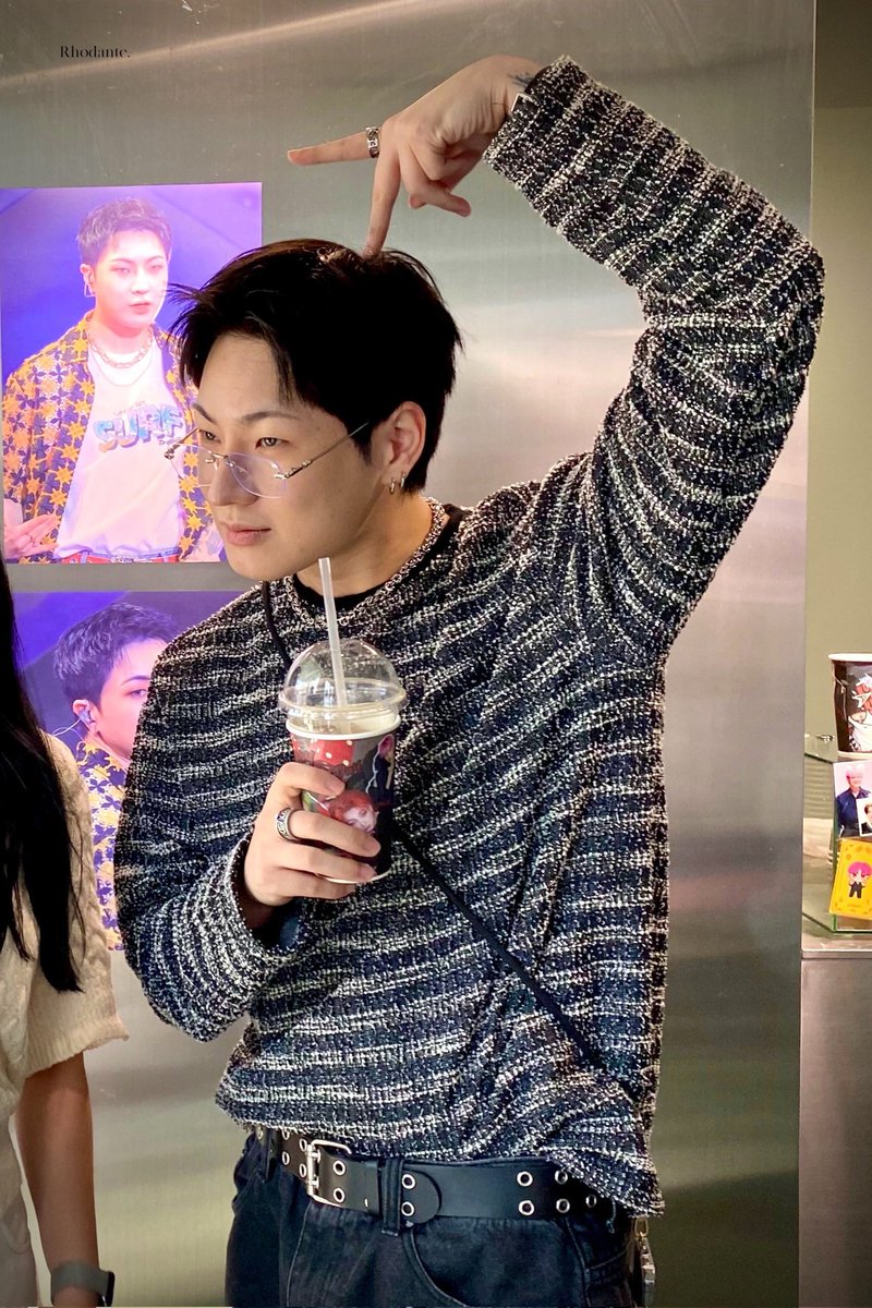 dhssource's tweet image. happy birthday our precious sese, please keep your pretty smile on your face. we'll always be with u 💘 #HAPPY_HANSE_DAY