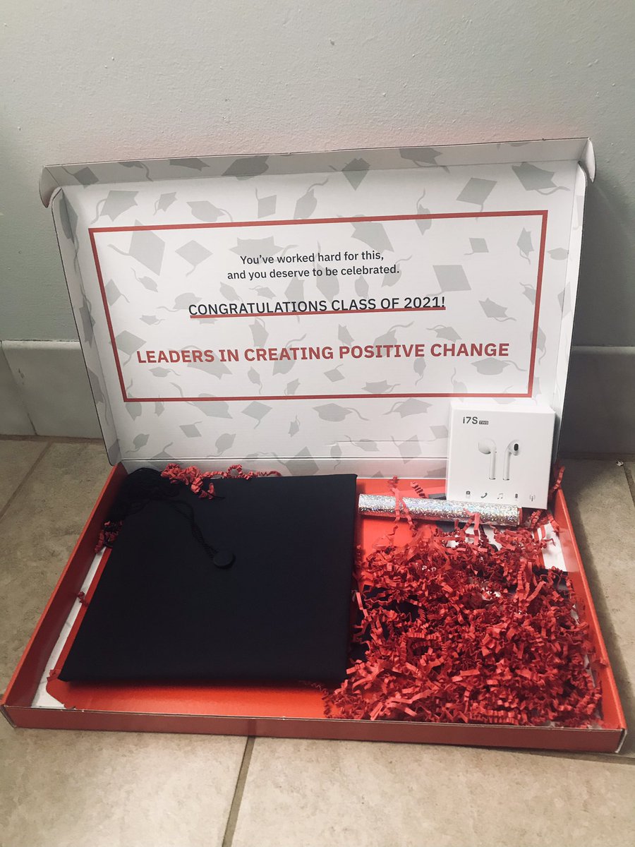 1 year ago, I graduated college…

Today I am: 

- A web3 developer 👨‍💻
- A co-founder 🕺
- A technical writer 📝 

Start your dreams now! 🚀