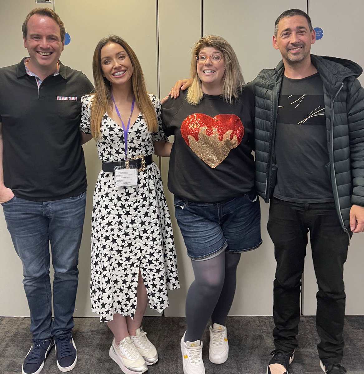 🚨 The latest FT podcast is out. 🚨 It was a lively one as joining @ColinMurray were: 🏴󠁧󠁢󠁳󠁣󠁴󠁿 @Natalie_Pike_ 🌳 @mattforde 🤔 @jenlion 🇨🇦 @gregbradyTO You can have a listen here: 🍏 - apple.co/3dD4IUe 🎧 - bbc.in/3Sy5gtA