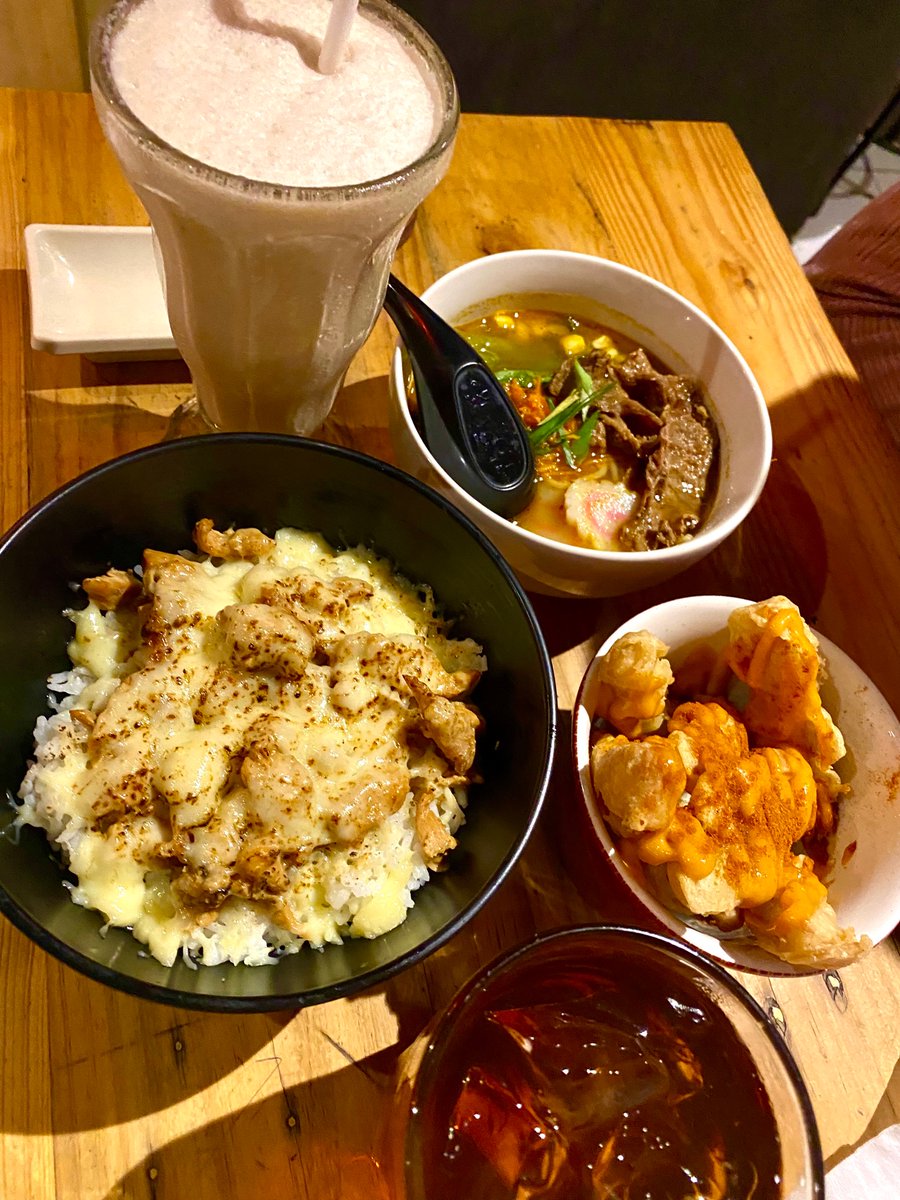 Hasta_Amy's tweet photo. 🍜🍷 https://t.co/Y0nOUa79io