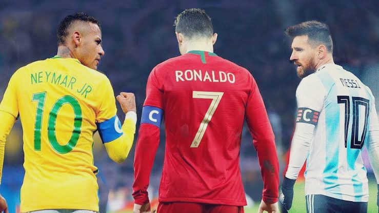 Most International Goal Contributions (Active Players) 

149 C.Ronaldo (0.89 G/A per 90) 🇵🇹 
136 Lionel Messi (0.90 G/A per 90) 🇦🇷 
128 Neymar Jr (1.16 G/A per 90) 🇧🇷 
104 Lewandowski (0.90 G/A per90)🇵🇱
102 Suarez (0.84 G/A per 90) 🇺🇾