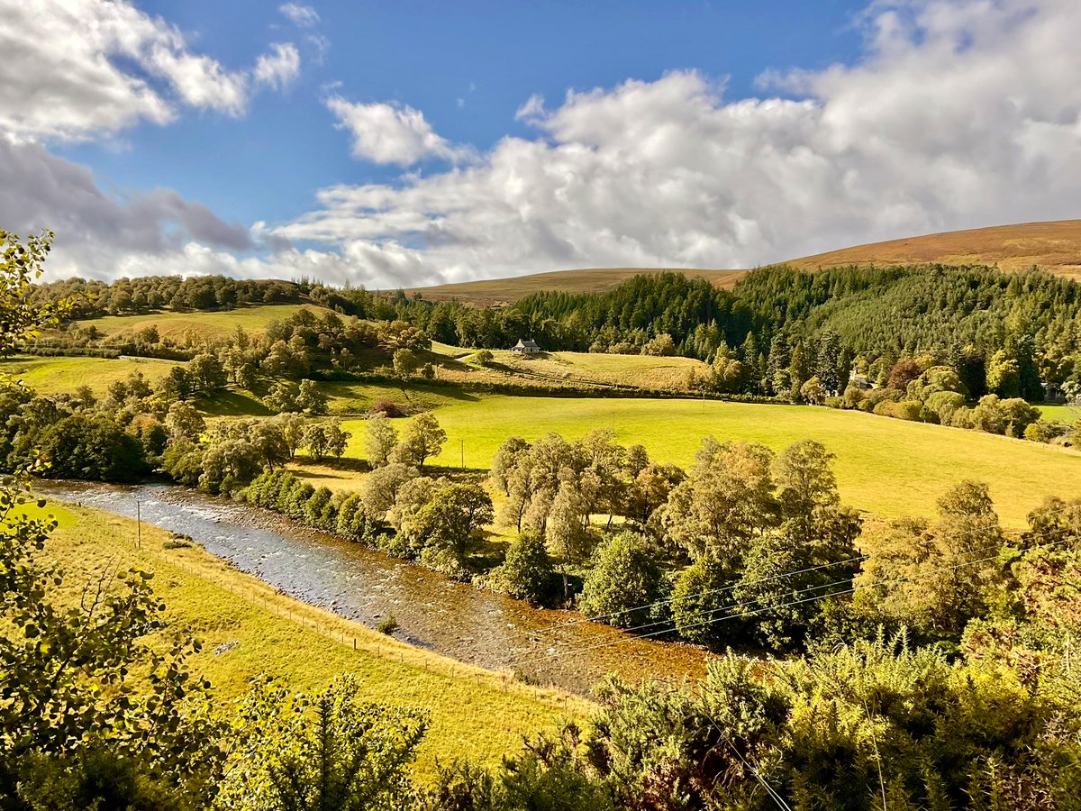 TheMackWalks's tweet photo. Today, Glenavon💙 #walking #hiking #glenavon #glenlivet #delnabo #riveravon #waterofailnack #tomintoul #cairngormsnationalpark #moray https://t.co/6j2K8vTxCY