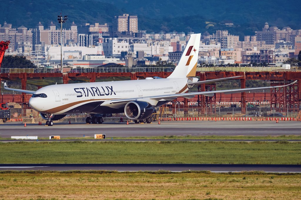 YuCheLiang's tweet photo. STARLUX Airlines星宇航空
Airbus A330-941
B-58302
➖➖➖➖➖➖➖➖➖➖➖➖➖➖➖➖
#STARLUXAirlines #STARLUX
#A330neo #AIRBUS
#B58302 #星宇航空
#Sonyα7III #FlyWithTheSTAR
#台灣加油 #gmaster
#taoyuanairport #Trent7000
#BMWDesignworks #rollsroyce https://t.co/CzKD64qZVb