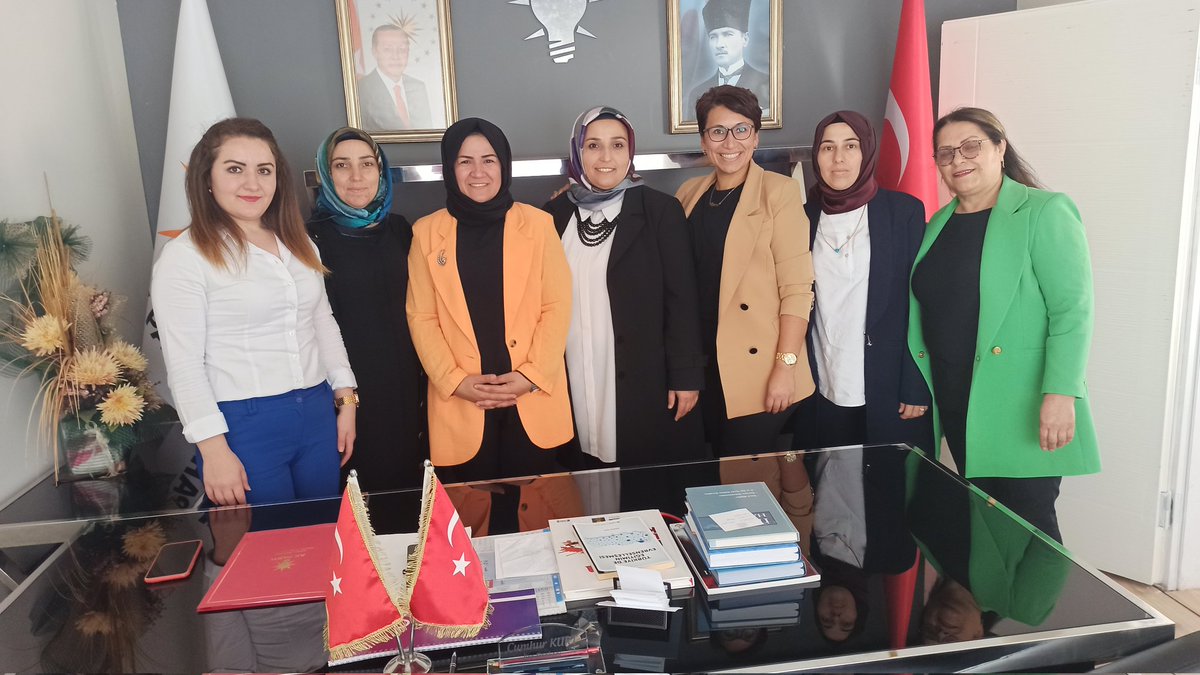📍GERZE

Genel Merkez MKYK Üyemiz İl Koordinatörümüz Münira Ayvacı  ve İl Kadın Kolları Başkanımız Remziye Eda Özvinin  katılımları ile Gerze’de aylık İlçe Başkanları toplantımızı gerçekleştirdik.
Gerze İlçe Başkanımız  Sevile Aksu ya ilgi ve alakaları için teşekkür ederim.