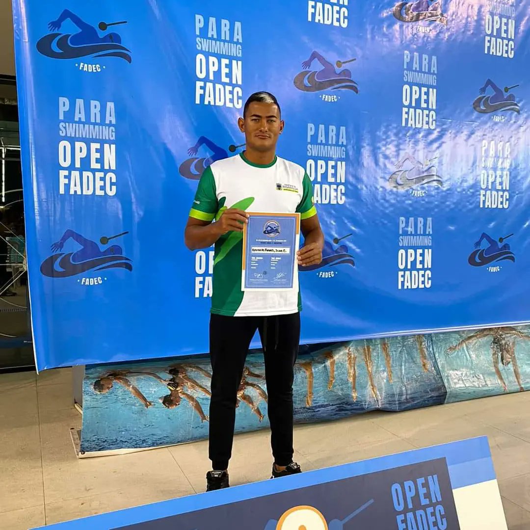 OsadiaSports's tweet photo. El Para - Nadador Juan Camilo Restrepo consiguió segundo lugar en el Open Internacional en Buenos Aires, Argentina. Restrepo quedó entre los tres mejores en la prueba de los 100 metros libre, categoria S15.
@TUTOGOL @Herreraj55 @DiegoVas0622 @AlRecioEmpuje @DuqueSecretario https://t.co/Xr3uAJjks4