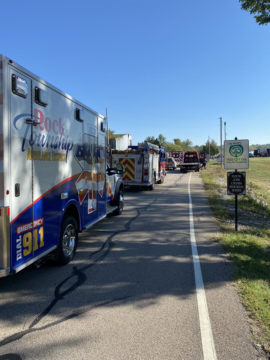 RTADEMS's tweet photo. Out in the community today at the 28th Annual Jeffco #fireengine rally 🚒 🚒🚒. Great weather, fun, and pretty apparatus.
#rtadrocks #JeffCoFire #jeffcofire #jeffcofireenginerally #ambulance #ambulancelife #ambulanceservice #EMS #ems #paramedic #paramediclife #emt #emtlife https://t.co/sHCA79sujb