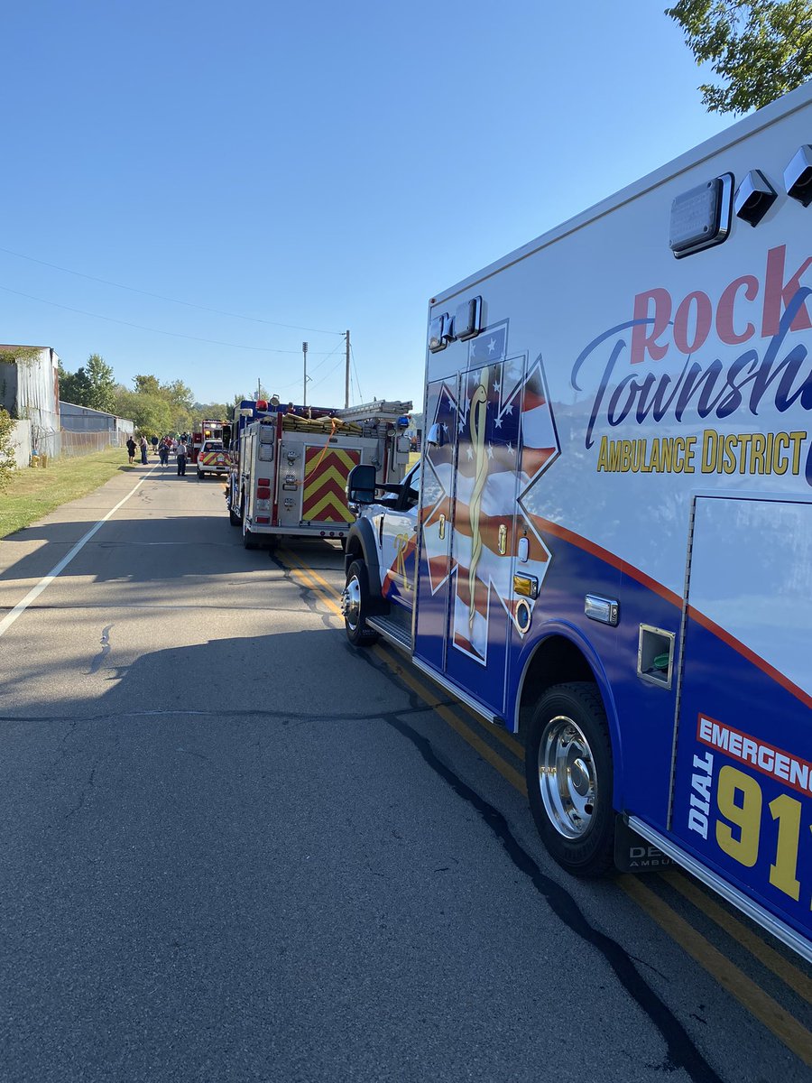 RTADEMS's tweet photo. Out in the community today at the 28th Annual Jeffco #fireengine rally 🚒 🚒🚒. Great weather, fun, and pretty apparatus.
#rtadrocks #JeffCoFire #jeffcofire #jeffcofireenginerally #ambulance #ambulancelife #ambulanceservice #EMS #ems #paramedic #paramediclife #emt #emtlife https://t.co/sHCA79sujb