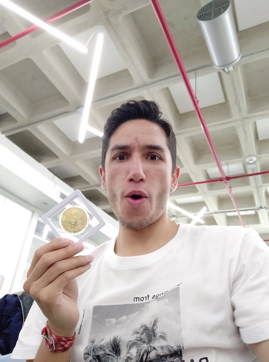 soydechacao's tweet photo. Al fin puede decir que tengo un Bitcoin

@nest_vzla

#Bitdatavzla

😭😭😭😭😭 https://t.co/maCIw9fLrG