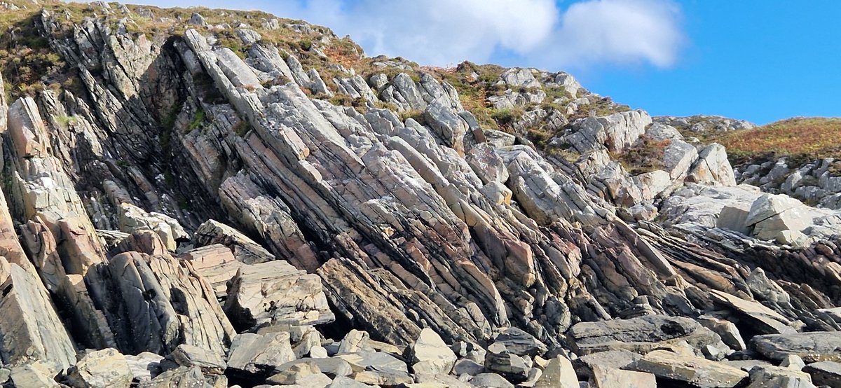 EileanIdhe's tweet photo. #dayoff #relax #uisken #kintra #rocks #geology #rossofmull #mull #scottishisles #livingthedream https://t.co/t8gkxgiwMZ