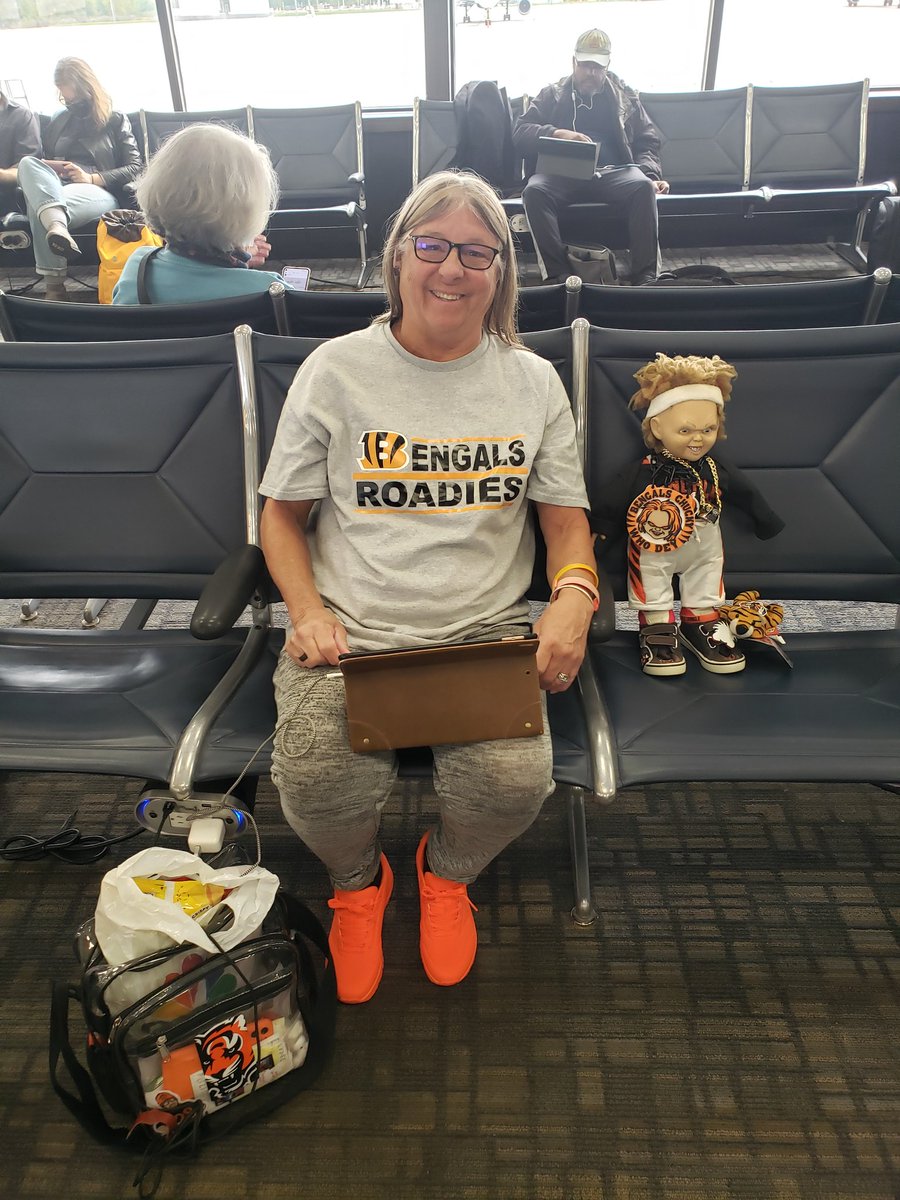 kdwhodey's tweet image. Here we go again. Off to the #Meadowlands for a showdown against the Jets. #WhoDey!!