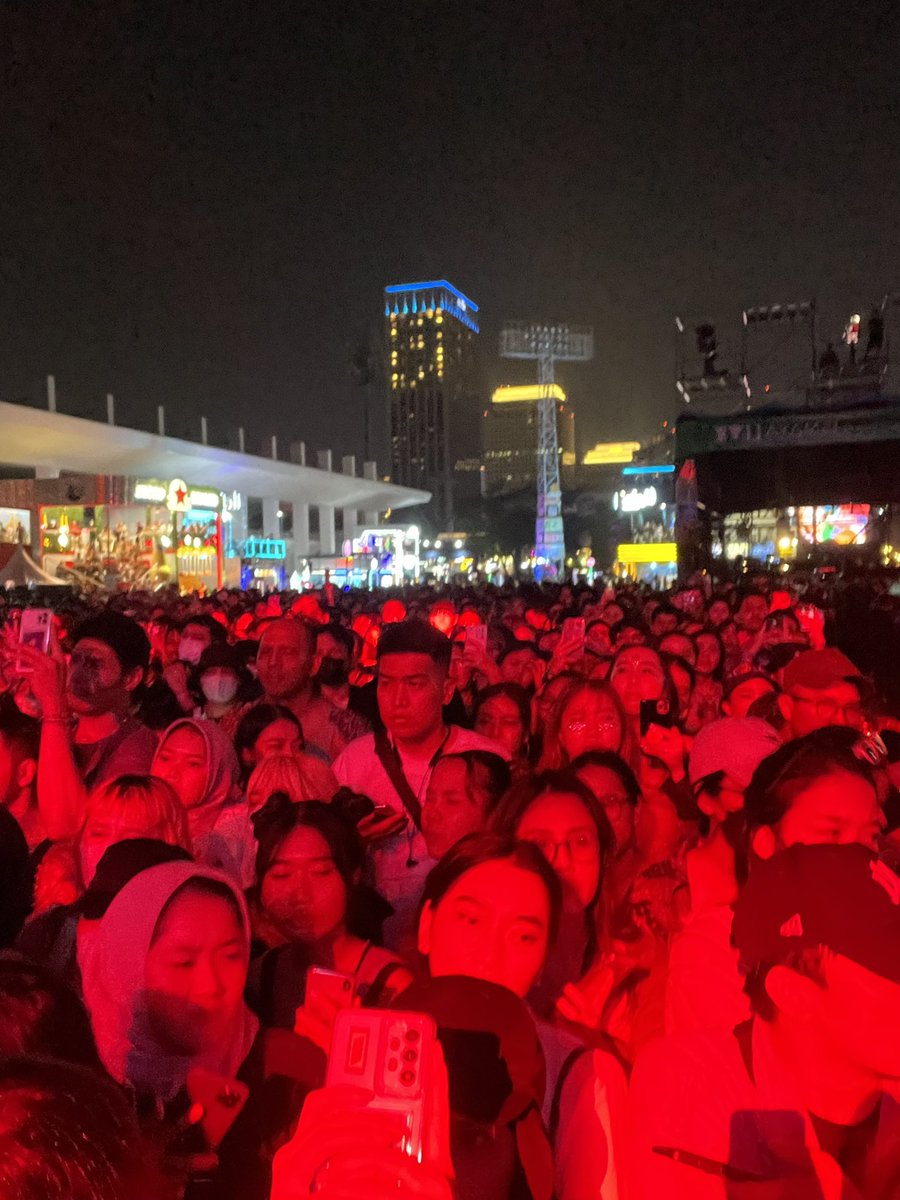 rusbaldwinnn's tweet photo. The crowd was crazy when CL on the stage 😭🍒✨@chaelinCL @memealuvzCLx #WTF2022 #CLWTF #CLInJakarta #WeTheFest https://t.co/h4gSNcG32Z