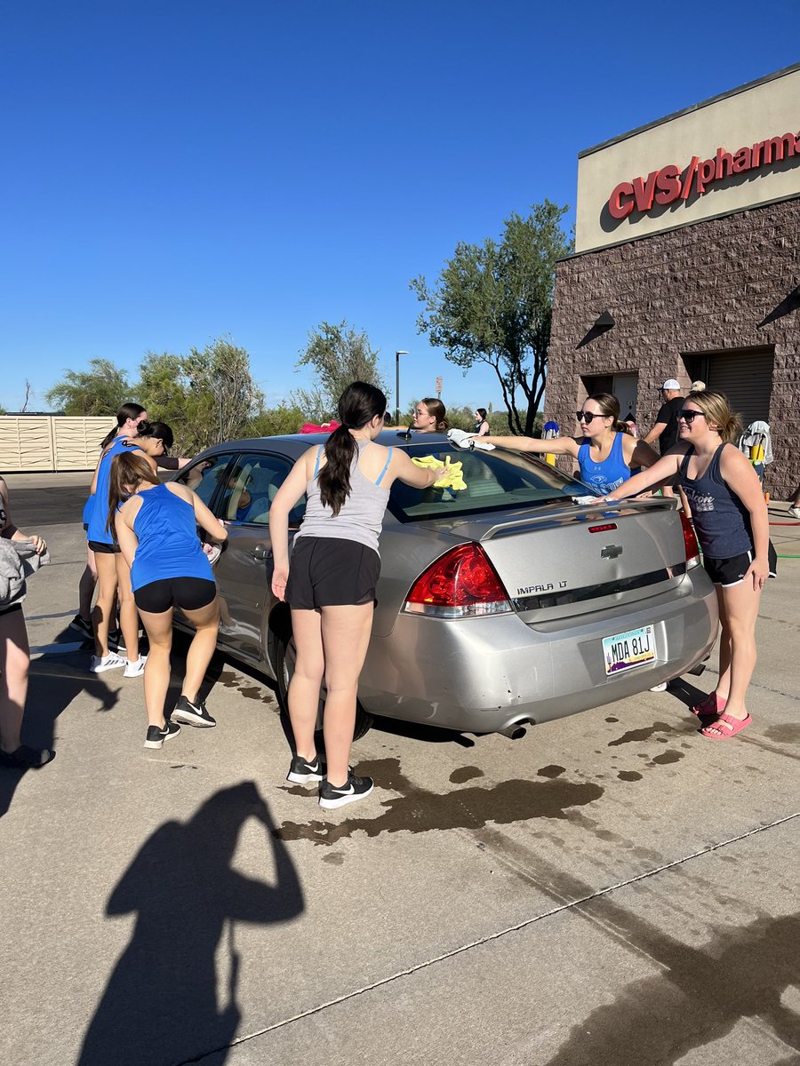 Cactus Shadows Pom tweet media