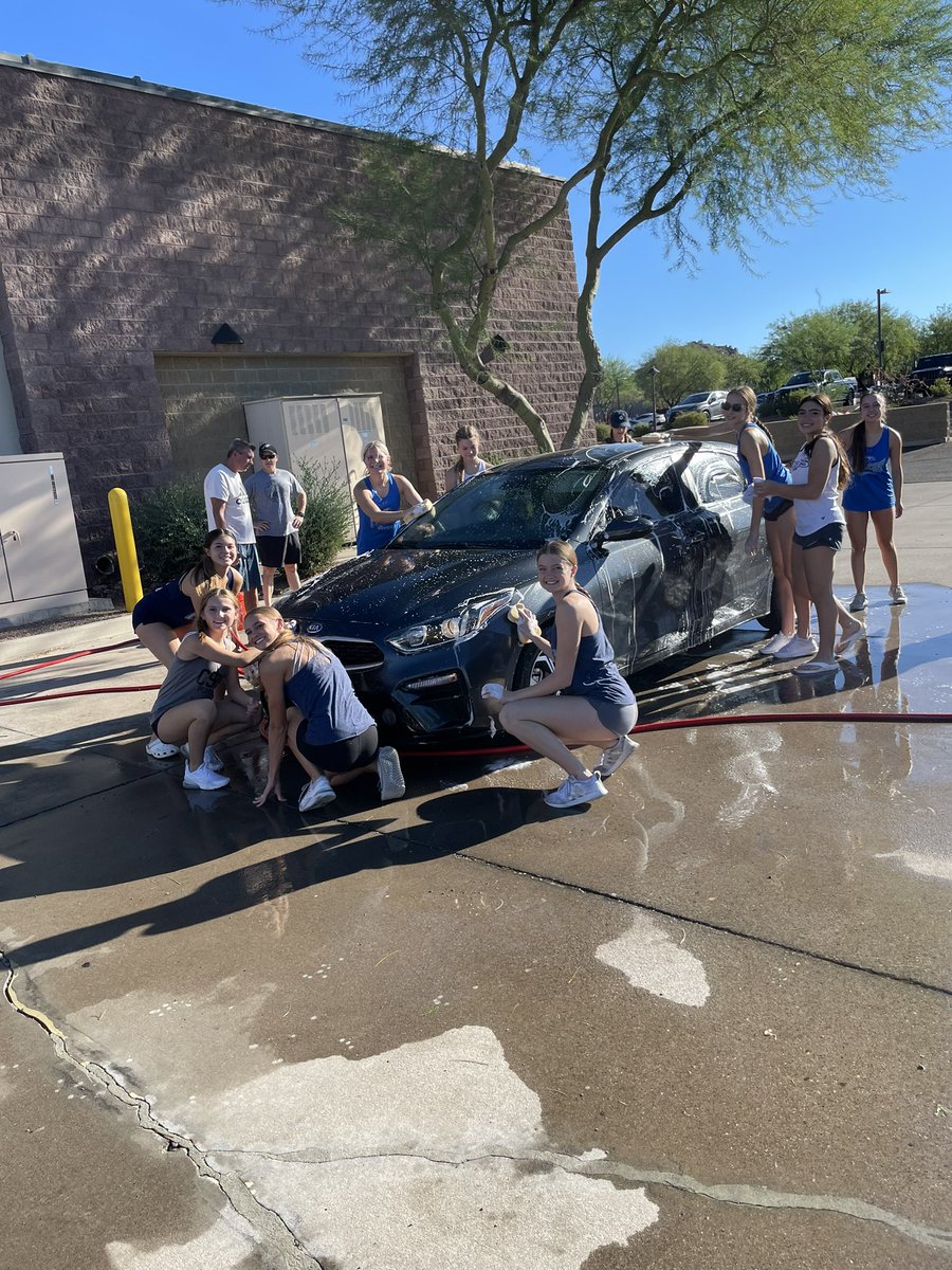 Cactus Shadows Pom tweet media