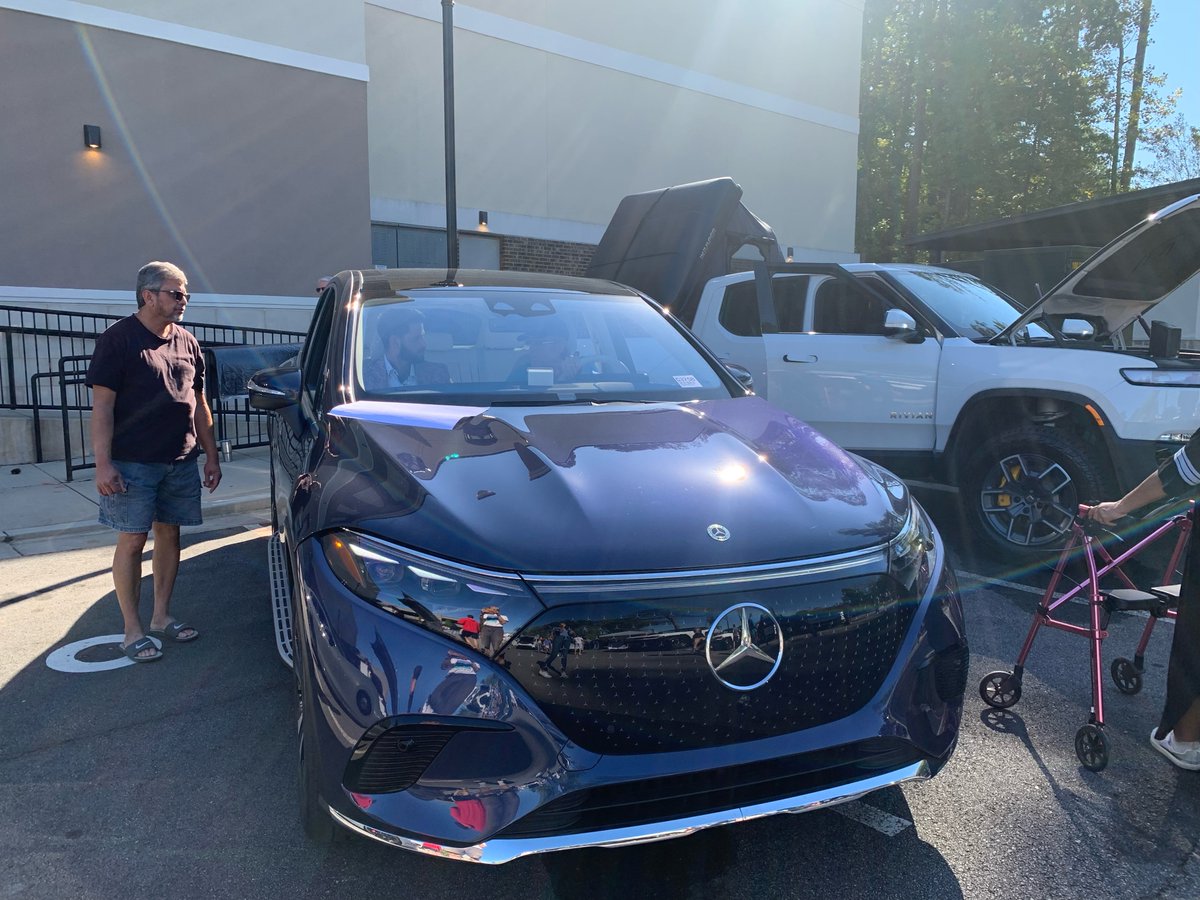 Thank you to all those who were able to join us at #ElectrifyPTC. We had an incredible time with the community and hope you did too! 

To learn more about how the Curiosity Lab is bringing sustainable tech to the streets here in the #SiliconOrchard, visit curiositylabptc.com/smart-city/